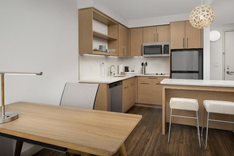 One-Bedroom King Suite with Sofa Bed image 3