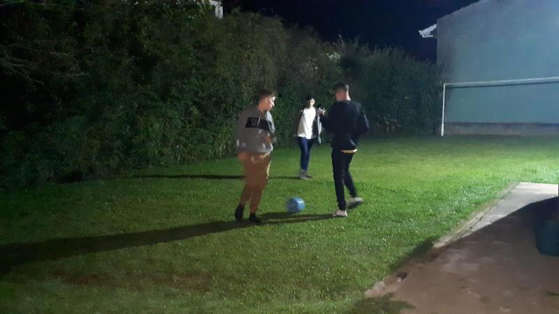 CJ Chalé de Madeira - Perfeito para Reunir Famílias e Amigos ao Redor da Lareira Fogueira e Churrasqueira - image 11