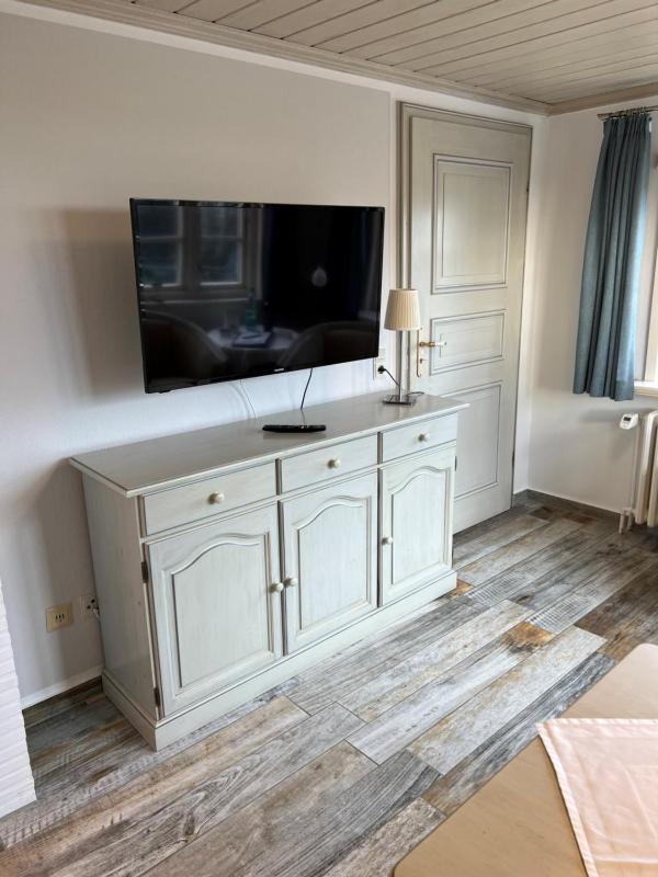 Apartment 4 with Sea View image 4