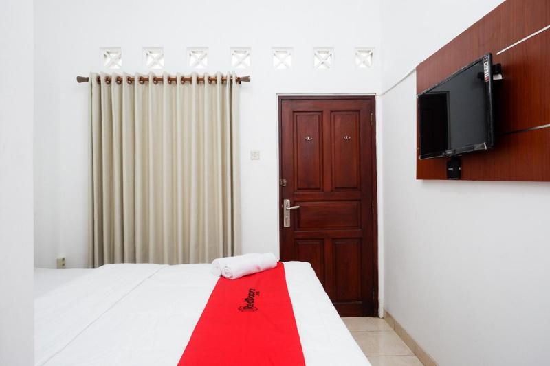 RedDoorz Syariah near Exit Tol Krapyak Semarang - image 9