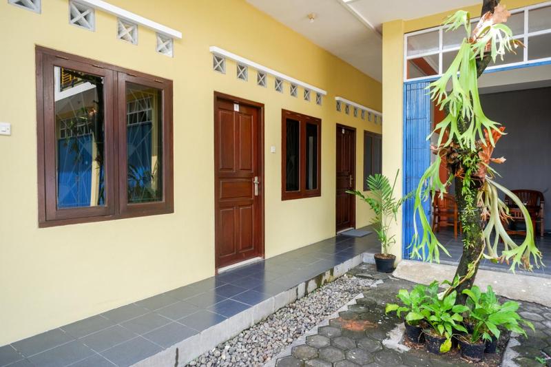 RedDoorz Syariah near Exit Tol Krapyak Semarang - image 19