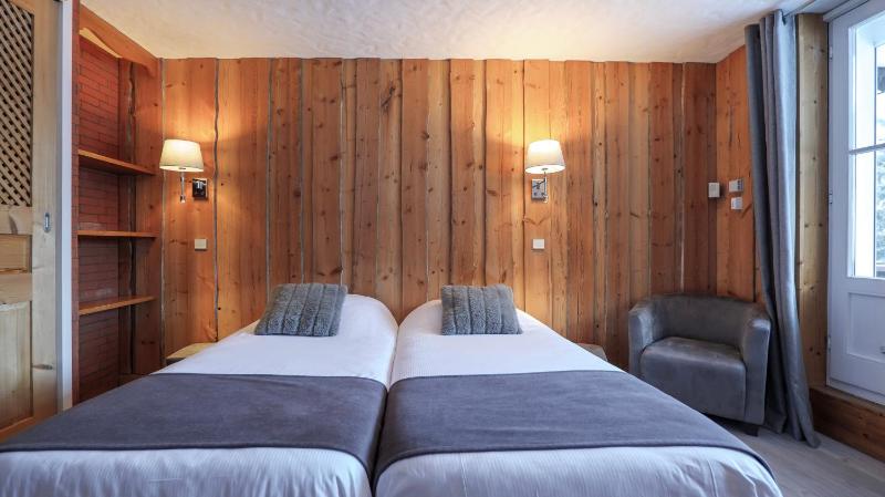 Superior Twin Room with Mont-Blanc View image 4
