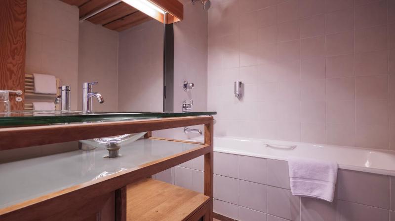 Superior Twin Room with Mont-Blanc View image 3