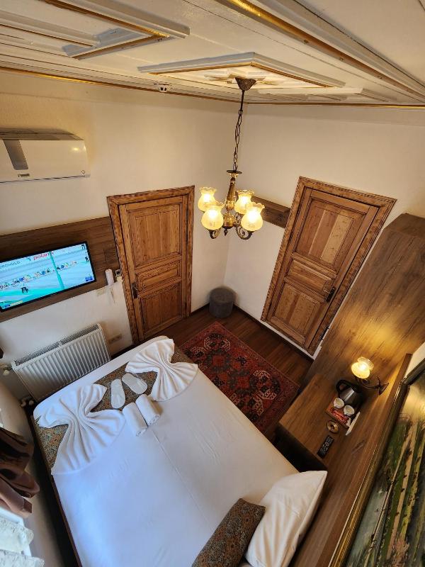 Standard Double Room image 2