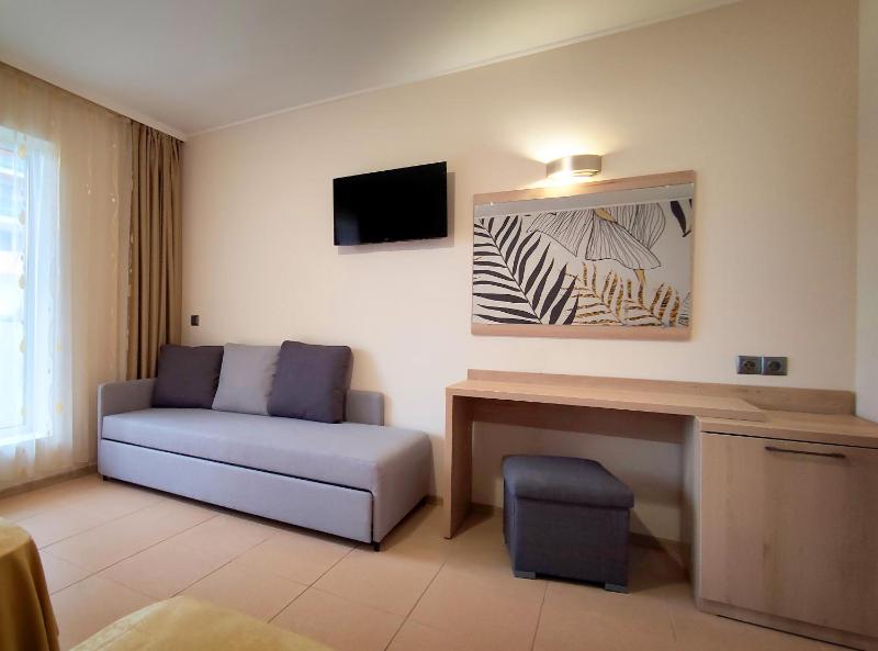Hotel Glarus Beach& Aqua Park - image 15