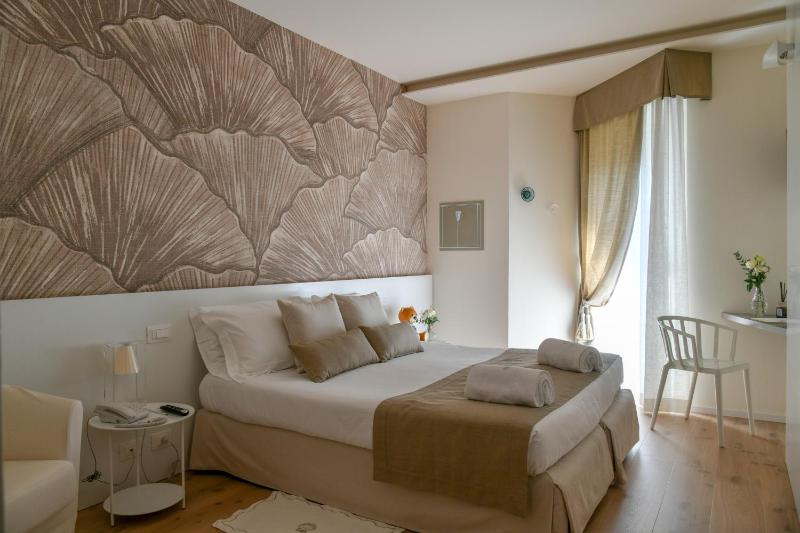 Double Room with Balcony image 1