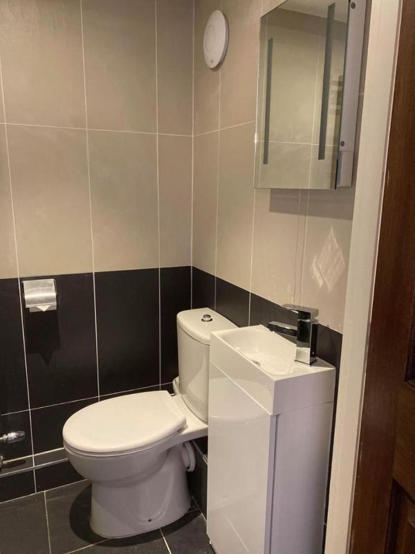 Single Room with Shower image 2