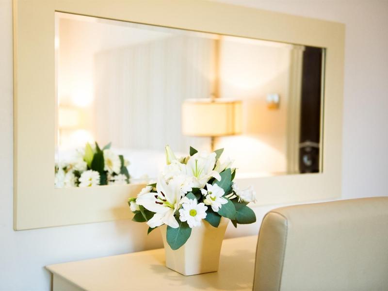 King Room image 4