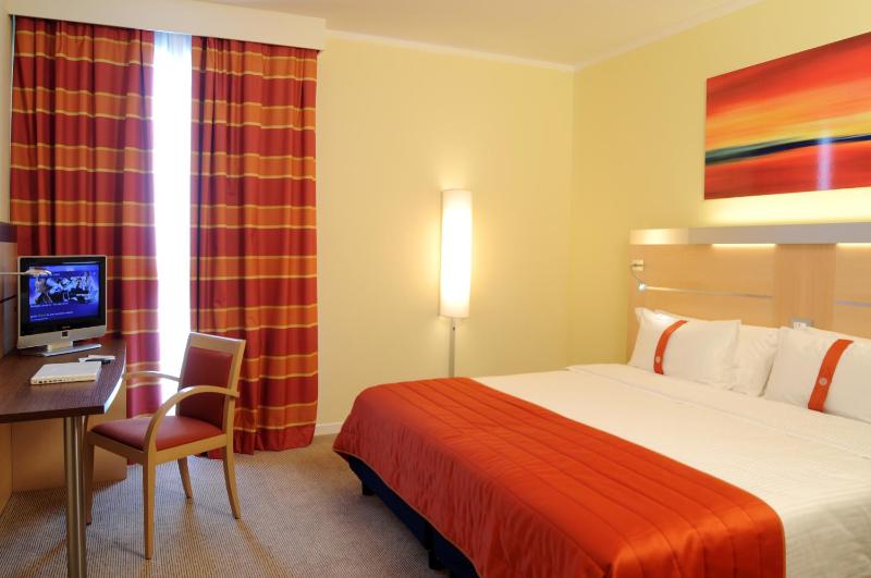 Quadruple Room image 1