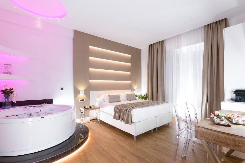 Junior Suite with jacuzzi image 1