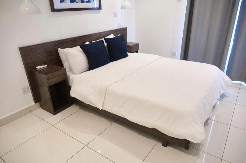 King Size Bed & 129 Mb Data Speed 1BR en suite with pool at Embassy Gardens Cantonment Accra - image 13