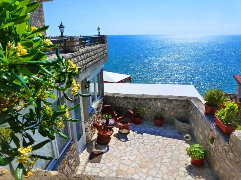  Comfort studio with Kitchen, Bathroom, Terrace and Sea View  image 2