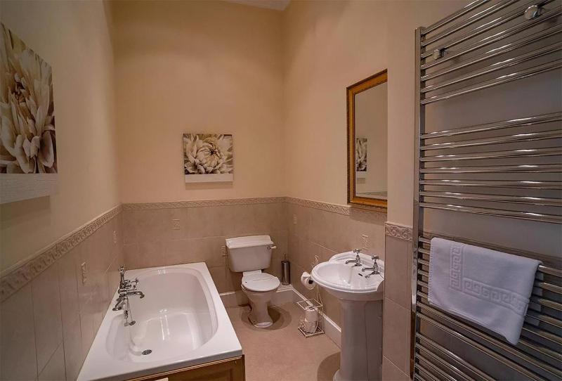 Superior Twin Room image 2