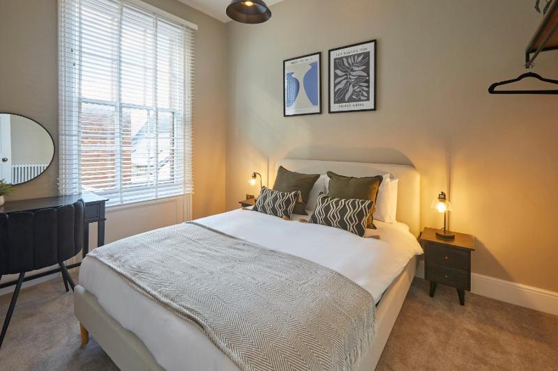 Host & Stay - Castle View - image 10
