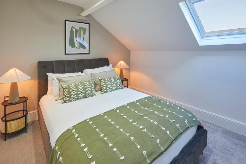 Host & Stay - Castle View - image 14