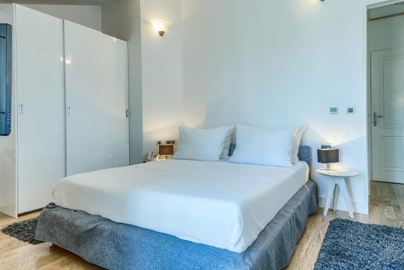 Double or Twin Room with Garden View image 2