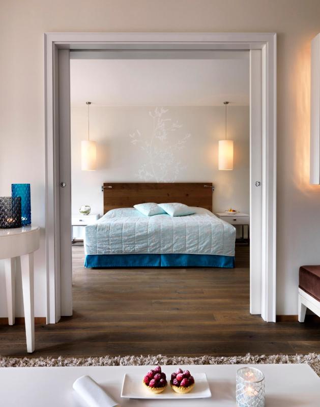 Suite South image 3