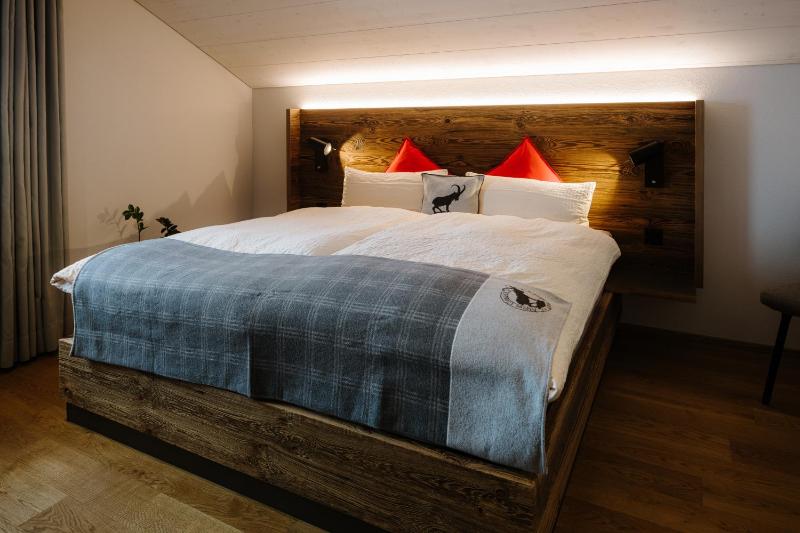 Double Room with Mountain View image 1