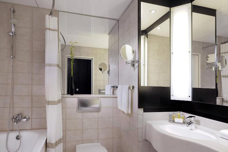 Executive King Room image 4
