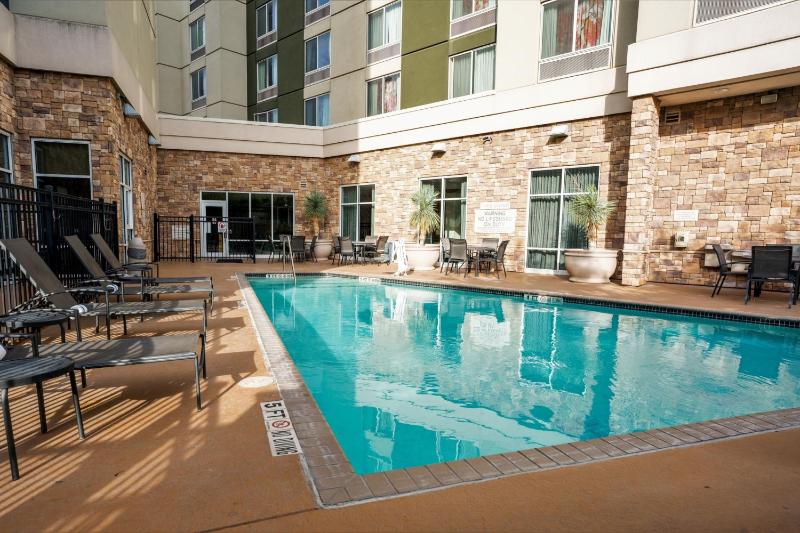 Fairfield Inn & Suites by Marriott San Antonio Alamo Plaza/Convention Center - image 9