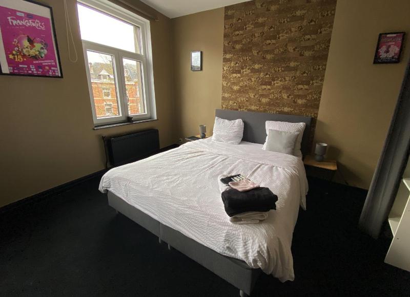 Superior Triple Room image 1