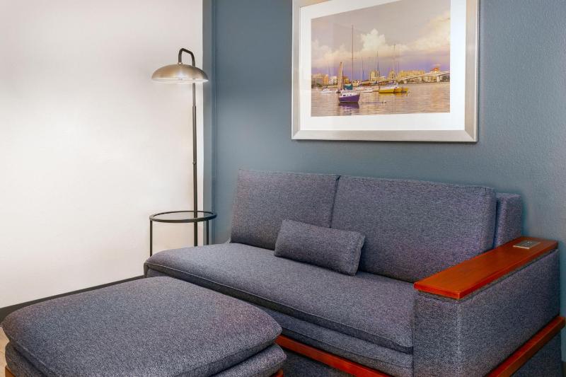Courtyard by Marriott Sarasota at University Town Center - image 35