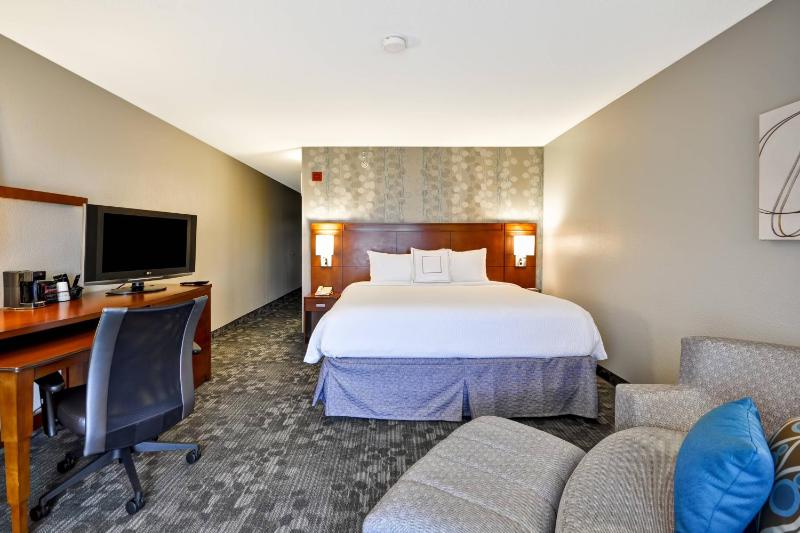 Courtyard by Marriott Jacksonville Airport Northeast - image 14