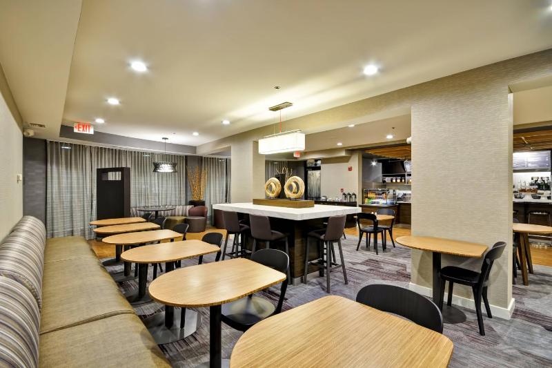 Courtyard by Marriott Jacksonville Airport Northeast - image 4
