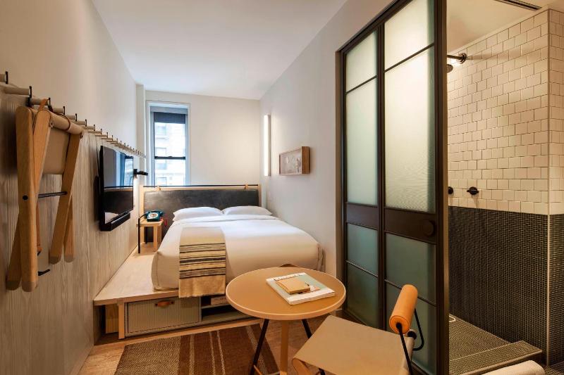 Double Room image 1