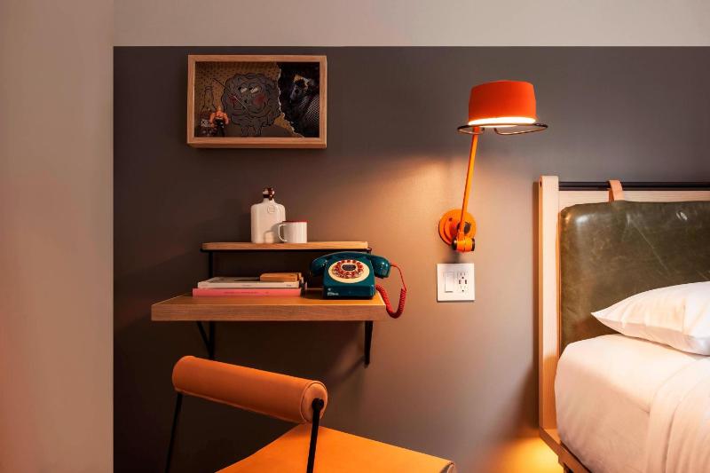 King Room image 4