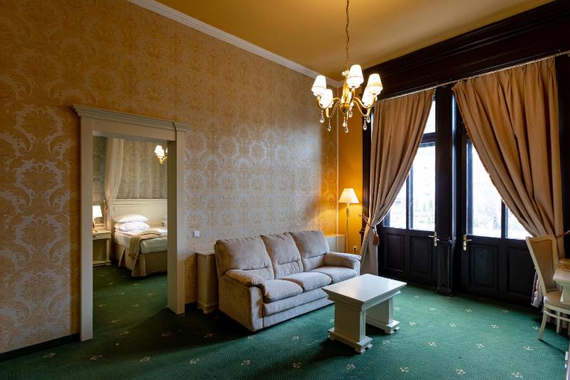 Presidential Suite with Citadel View image 3