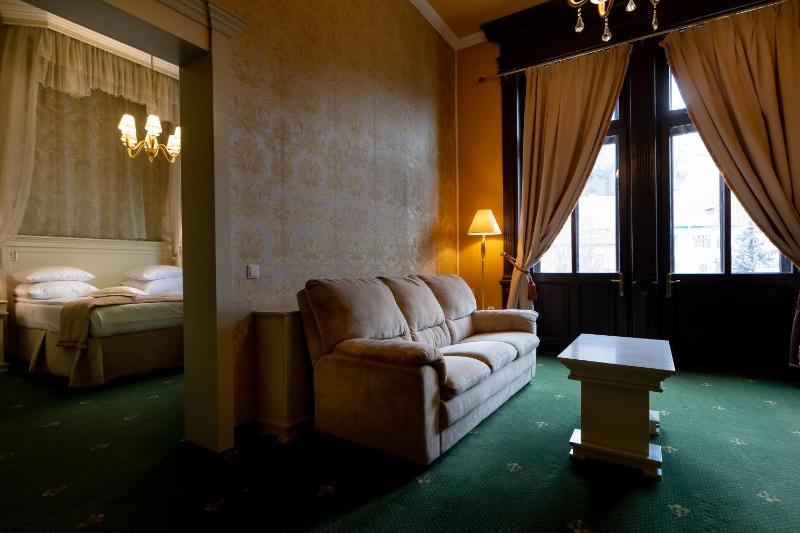 Presidential Suite with Citadel View image 4
