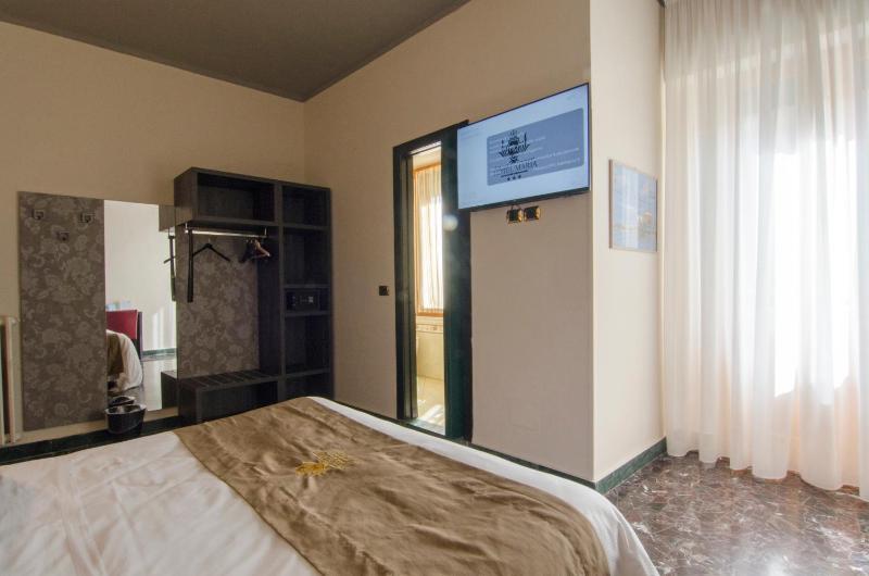 Superior Double Room image 4