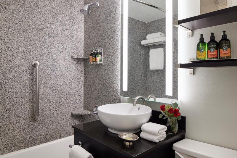 Superior Suite image 4