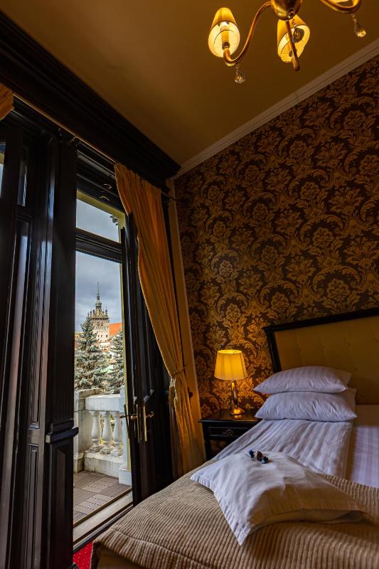 Deluxe Double Room with Citadel View image 4