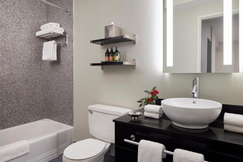 One Bedroom Suite Kitchenette image 2