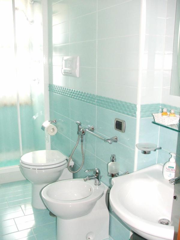 Triple Room with Private Bathroom image 3