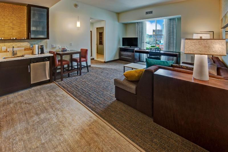 One-Bedroom Suite image 2