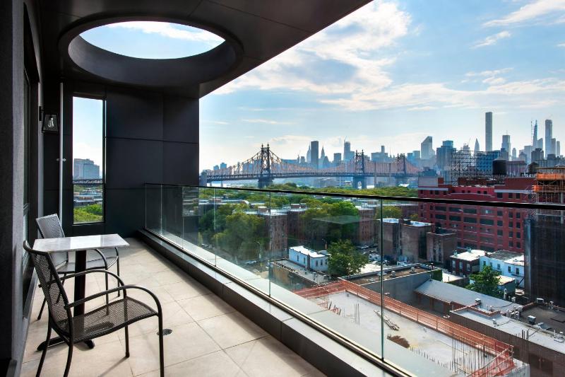 Executive Suite, 2 Queen, Balcony image 4