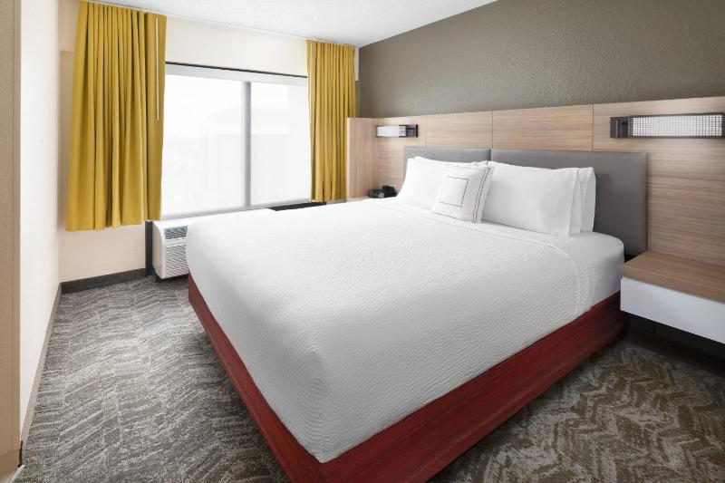 SpringHill Suites by Marriott Houston Hobby Airport - image 22