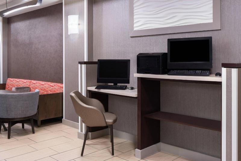 SpringHill Suites by Marriott Houston Hobby Airport - image 4