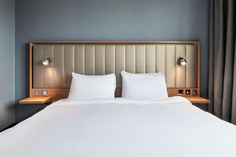 Standard Room image 4