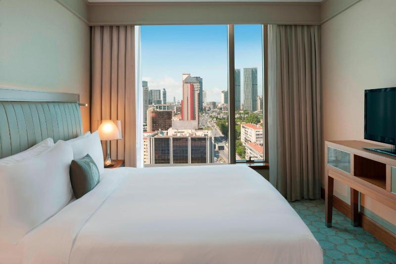 Corner Suite City View With Lounge Access image 3