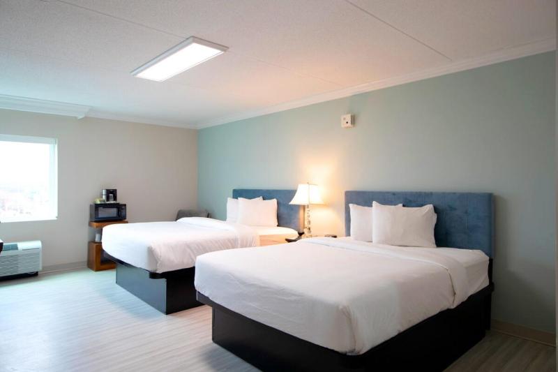 Double Room with Two Double Beds - Non-Smoking image 4