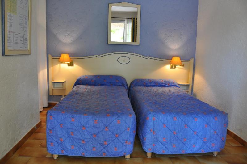 Single Room image 3