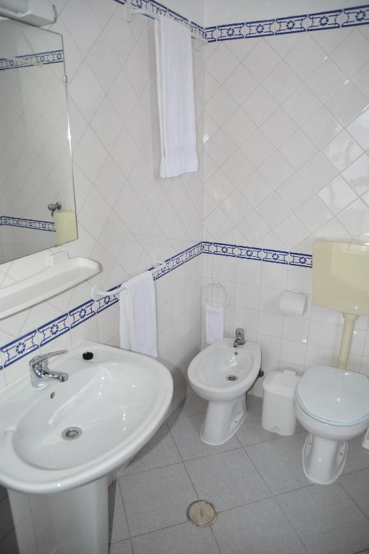 Triple Room image 3