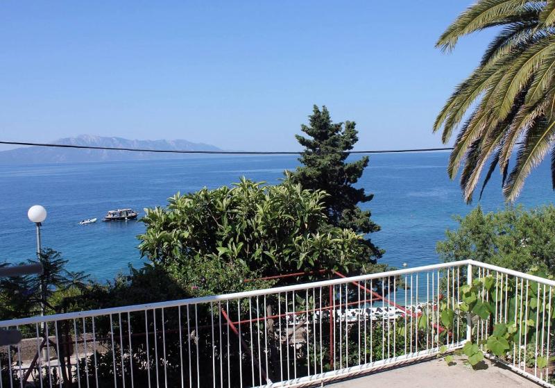 Two-Bedroom Apartment with Terrace and Sea View image 2