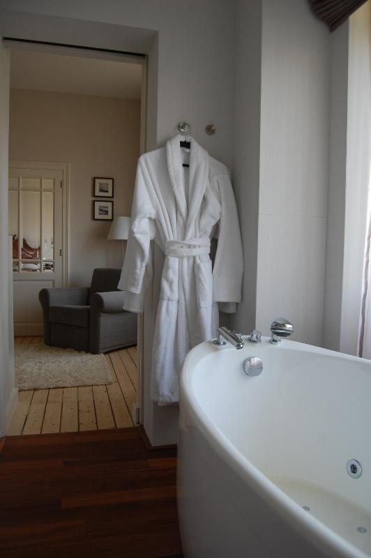 Classic Suite (2 Adults) image 3