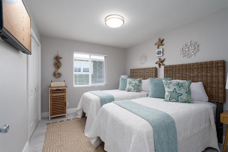 Shells N Sunshine! Getaway Destination Just Minutes from the White Sandy Beaches of Fort Myers! home - image 22
