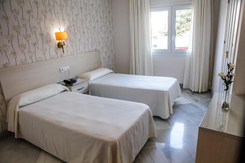 Double or Twin Room image 4